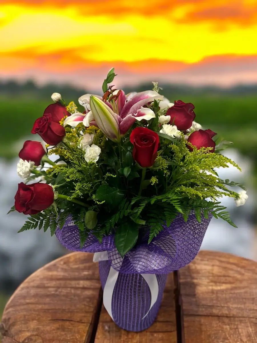 Roses & Stargazer Lily